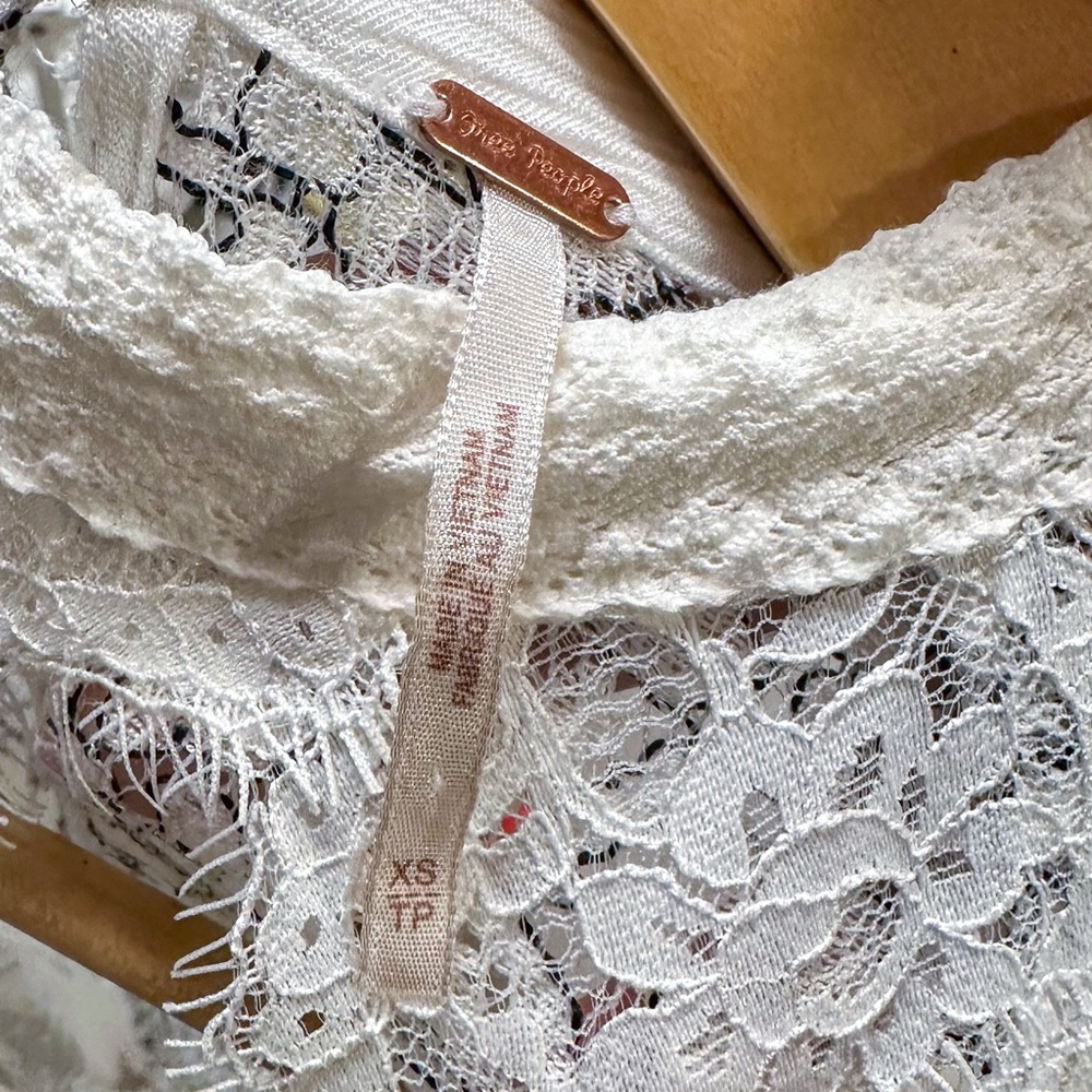 Free People Tell Tale Lace Tunic Mini Dress Ivory Black XS Boho Lace​ - Picture 5 of 7